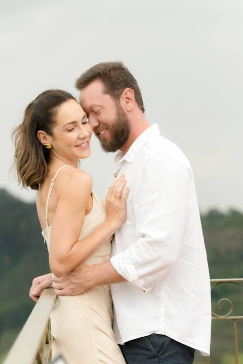 ensaio pré-wedding Casa di Pietra, ensaio pré-wedding Vila Toscana, fotos de casal na Casa di Pietra, ensaio pré-wedding estilo toscano, melhor local para ensaio pré-wedding.'