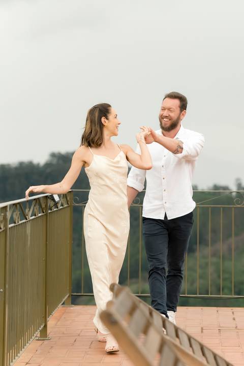 ensaio pré-wedding Casa di Pietra, ensaio pré-wedding Vila Toscana, fotos de casal na Casa di Pietra, ensaio pré-wedding estilo toscano, melhor local para ensaio pré-wedding.'