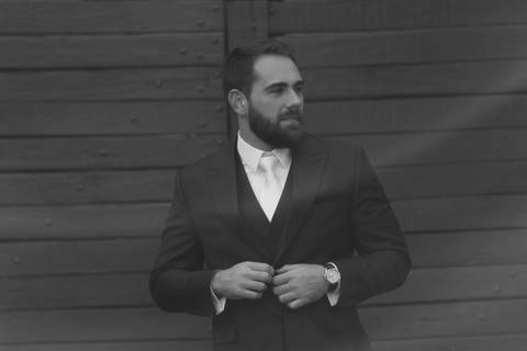 memória. A Fazenda A Querência, com sua arquitetura histórica e natureza exuberante, foi palco de um casamento emocio'