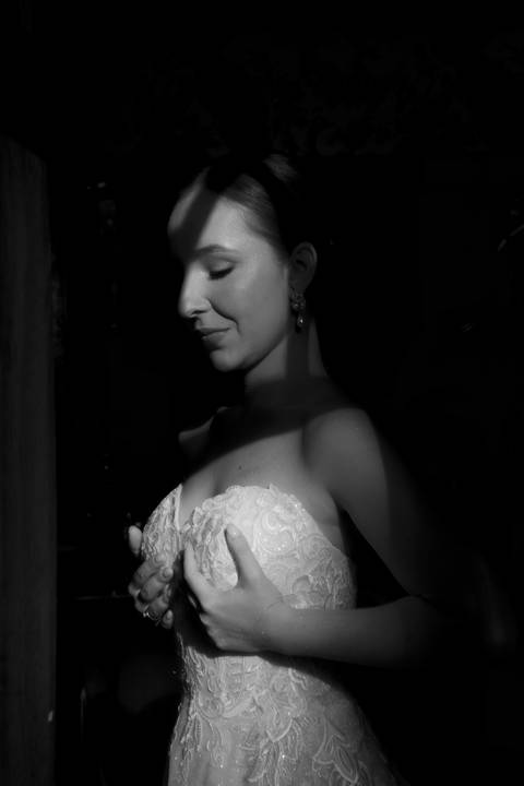 memória. A Fazenda A Querência, com sua arquitetura histórica e natureza exuberante, foi palco de um casamento emocio'