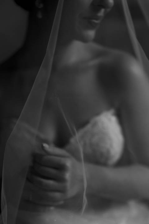 memória. A Fazenda A Querência, com sua arquitetura histórica e natureza exuberante, foi palco de um casamento emocio'