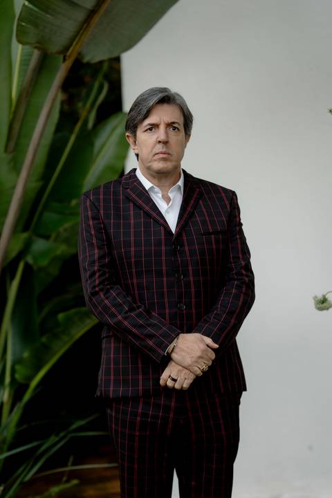 memória. A Fazenda A Querência, com sua arquitetura histórica e natureza exuberante, foi palco de um casamento emocio'