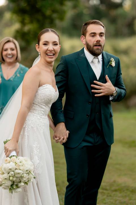memória. A Fazenda A Querência, com sua arquitetura histórica e natureza exuberante, foi palco de um casamento emocio'