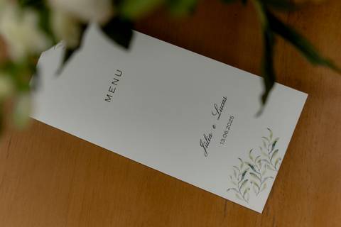 memória. A Fazenda A Querência, com sua arquitetura histórica e natureza exuberante, foi palco de um casamento emocio'