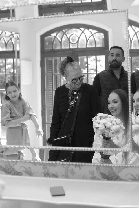 memória. A Fazenda A Querência, com sua arquitetura histórica e natureza exuberante, foi palco de um casamento emocio'