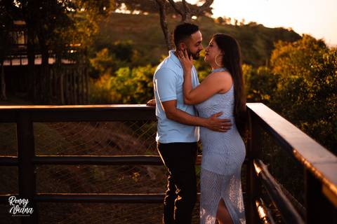 Fotos do casal no Deck no recanto das cachoeiras em Brotas SP'