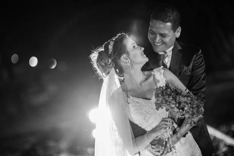 Ensaio Casal, após a cerimônia de casamento religioso, na capela Sagrado Coração de Jesus em Casimiro de Abreu / RJ '