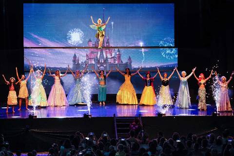 Espetáculo de dança e Ballet Âmbar Celebration 20 anos. 20 anos de espetáculos da escola de dança Âmbar em Macaé RJ - Fotos de Palco Cezar Fernandes'