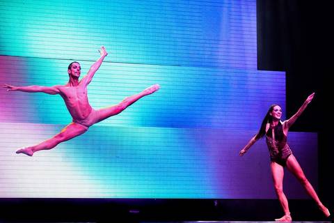 Espetáculo de dança e Ballet Âmbar Celebration 20 anos. 20 anos de espetáculos da escola de dança Âmbar em Macaé RJ - Fotos de Palco Cezar Fernandes'