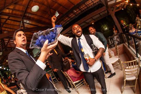 Recepção de casamento religioso na casa de festas Deck du Peres em Macaé RJ'