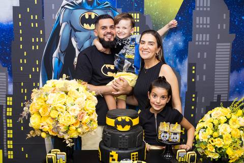Aniversário Bernardo 4 anos - Decoração Batman'