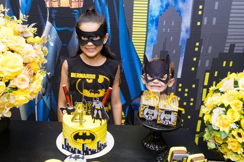 Aniversário Bernardo 4 anos - Decoração Batman'