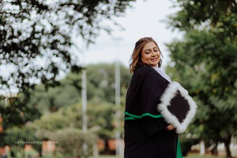 Ensaio de Formatura formanda em servicos sociais Vanessa realizada na universidade ulbra canoas por kevin medeiros fotógrafo rs'