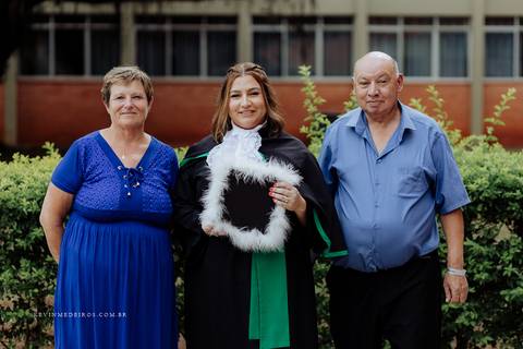 Ensaio de Formatura formanda em servicos sociais Vanessa realizada na universidade ulbra canoas por kevin medeiros fotógrafo rs'