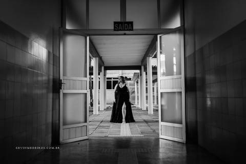 Ensaio de Formatura formanda em servicos sociais Vanessa realizada na universidade ulbra canoas por kevin medeiros fotógrafo rs'