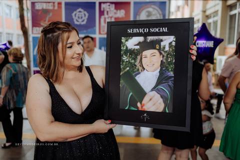 Ensaio de Formatura formanda em servicos sociais Vanessa realizada na universidade ulbra canoas por kevin medeiros fotógrafo rs'