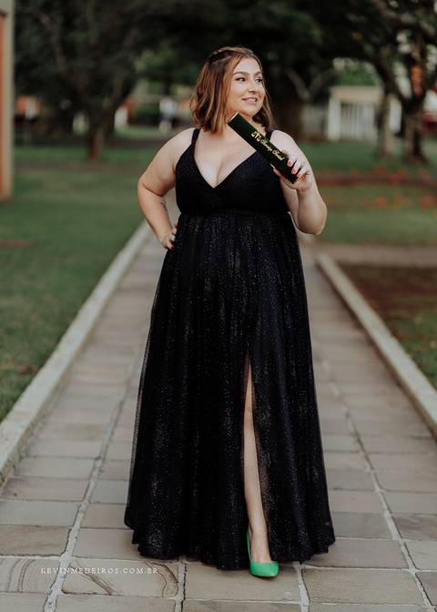 Ensaio de Formatura formanda em servicos sociais Vanessa realizada na universidade ulbra canoas por kevin medeiros fotógrafo rs'