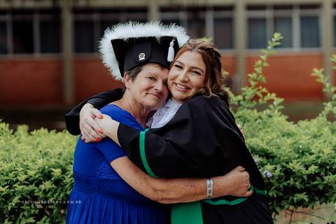 Ensaio de Formatura formanda em servicos sociais Vanessa realizada na universidade ulbra canoas por kevin medeiros fotógrafo rs'
