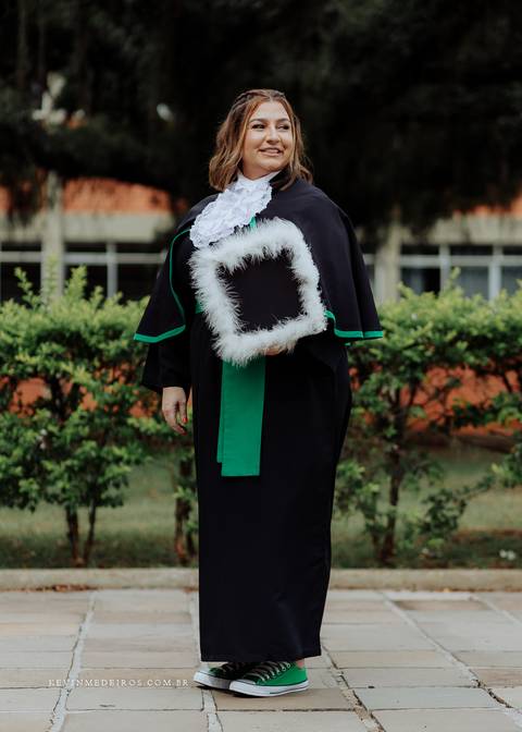 Ensaio de Formatura formanda em servicos sociais Vanessa realizada na universidade ulbra canoas por kevin medeiros fotógrafo rs'