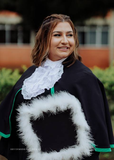 Ensaio de Formatura formanda em servicos sociais Vanessa realizada na universidade ulbra canoas por kevin medeiros fotógrafo rs'
