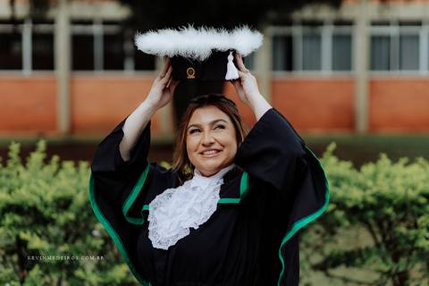 Ensaio de Formatura formanda em servicos sociais Vanessa realizada na universidade ulbra canoas por kevin medeiros fotógrafo rs'