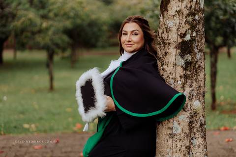 Ensaio de Formatura formanda em servicos sociais Vanessa realizada na universidade ulbra canoas por kevin medeiros fotógrafo rs'