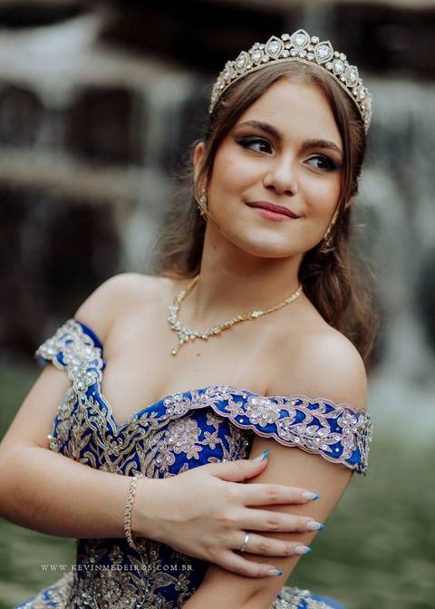 Ensaio externo debutante 15 anos quinze anos Julia realizado no garden park gramado por kevin medeiros fotógrafo fotografia canoas porto alegre rs vestido cinders'