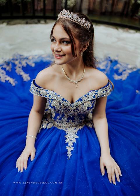 Ensaio externo debutante 15 anos quinze anos Julia realizado no garden park gramado por kevin medeiros fotógrafo fotografia canoas porto alegre rs vestido cinders'