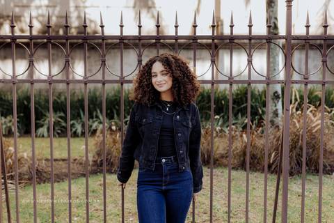 Ensaio debutante 15 anos Larissa na praça ma matriz em porto alegre por Kevin medeiros fotógrafo de canoas rs'