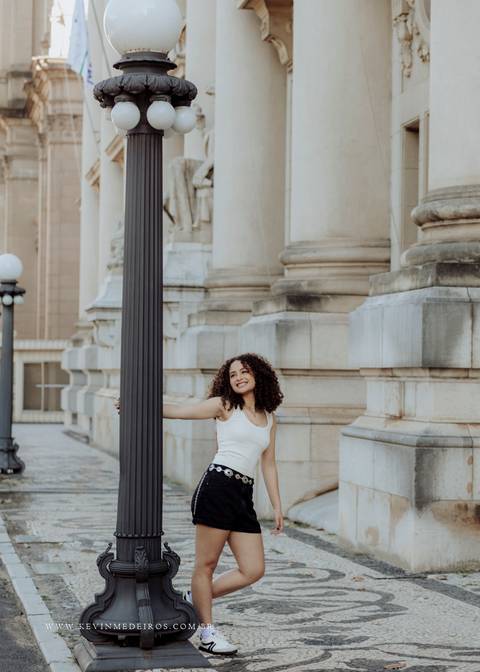 Ensaio debutante 15 anos Larissa na praça ma matriz em porto alegre por Kevin medeiros fotógrafo de canoas rs'