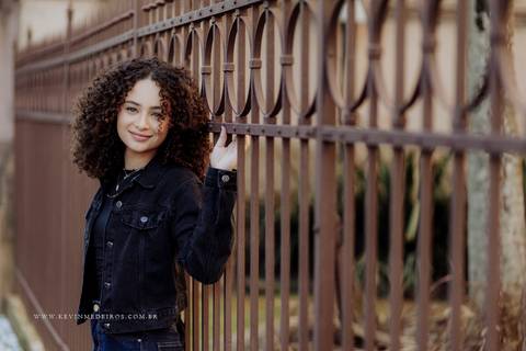 Ensaio debutante 15 anos Larissa na praça ma matriz em porto alegre por Kevin medeiros fotógrafo de canoas rs'
