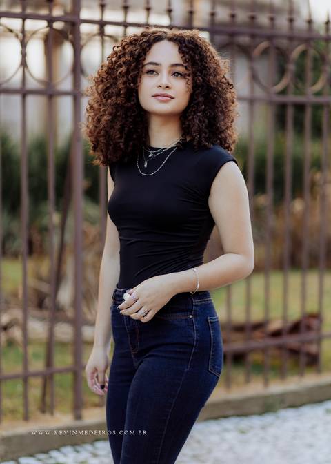 Ensaio debutante 15 anos Larissa na praça ma matriz em porto alegre por Kevin medeiros fotógrafo de canoas rs'