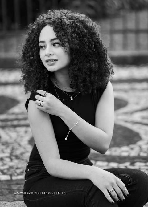 Ensaio debutante 15 anos Larissa na praça ma matriz em porto alegre por Kevin medeiros fotógrafo de canoas rs'