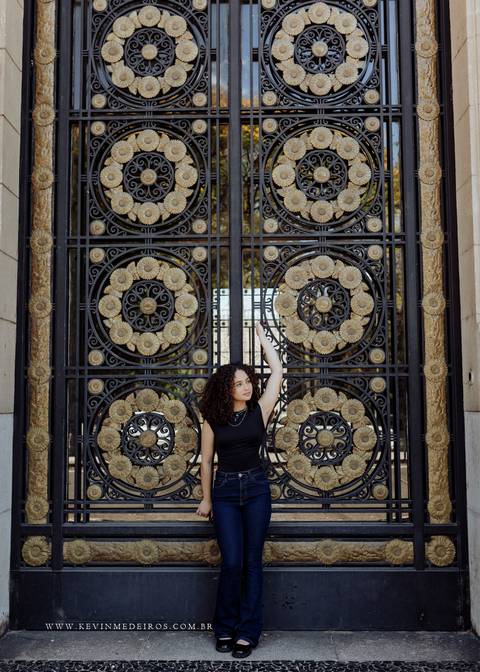 Ensaio debutante 15 anos Larissa na praça ma matriz em porto alegre por Kevin medeiros fotógrafo de canoas rs'