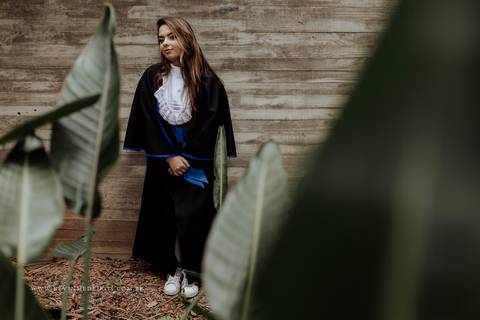 Ensaio de formatura prova de toga Duda, formanda em Tecnologia em Logística pelo IFRS, por kevin medeiros fotografo em canoas, porto alegre e rs'