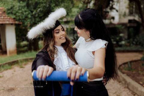 Ensaio de formatura prova de toga Duda, formanda em Tecnologia em Logística pelo IFRS, por kevin medeiros fotografo em canoas, porto alegre e rs'
