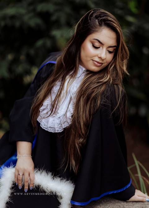 Ensaio de formatura prova de toga Duda, formanda em Tecnologia em Logística pelo IFRS, por kevin medeiros fotografo em canoas, porto alegre e rs'