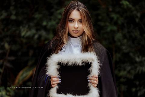 Ensaio de formatura prova de toga Duda, formanda em Tecnologia em Logística pelo IFRS, por kevin medeiros fotografo em canoas, porto alegre e rs'