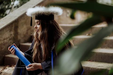 Ensaio de formatura prova de toga Duda, formanda em Tecnologia em Logística pelo IFRS, por kevin medeiros fotografo em canoas, porto alegre e rs'