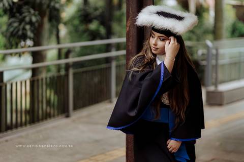 Ensaio de formatura prova de toga Duda, formanda em Tecnologia em Logística pelo IFRS, por kevin medeiros fotografo em canoas, porto alegre e rs'