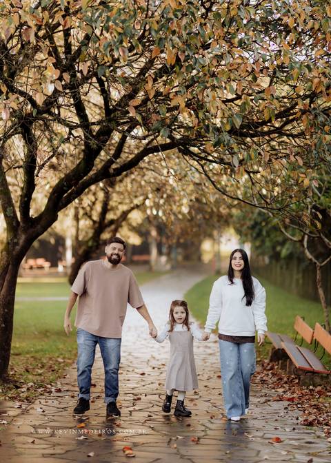 Ensaio familia infantil eliza realizado no parque praça Germânia por Kevin Medeiros fotógrafo canoas porto alegre rs '
