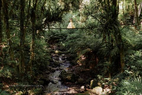 Ensaio debutante 15 anos da Isa realizado no garden park parque em gramado por kevin medeiros fotografo de canoas, porto alegre e rs'