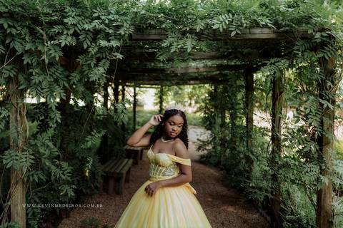 Ensaio debutante 15 anos da Isa realizado no garden park parque em gramado por kevin medeiros fotografo de canoas, porto alegre e rs'