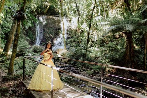 Ensaio debutante 15 anos da Isa realizado no garden park parque em gramado por kevin medeiros fotografo de canoas, porto alegre e rs'