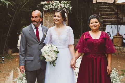 entrada da noiva com pais'