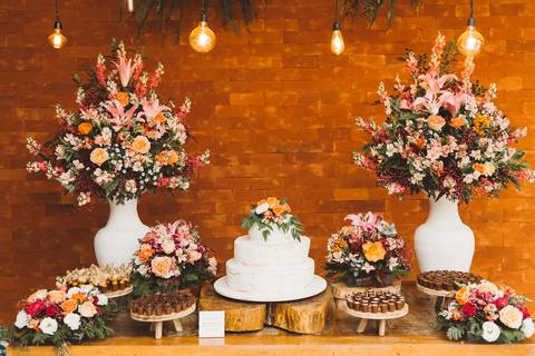 fotos na mesa do bolo '