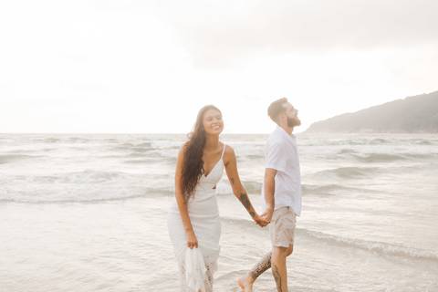 Fotografia ensaio pre casamento praia do Guaiuba Guaruja SP'