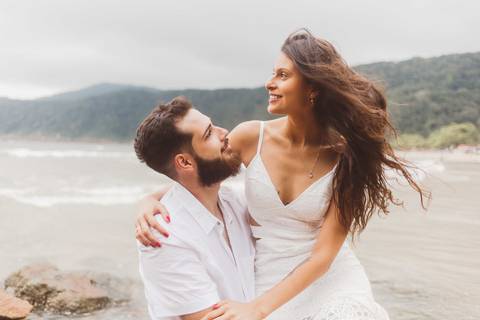Fotografia ensaio pre casamento praia do Guaiuba Guaruja SP'