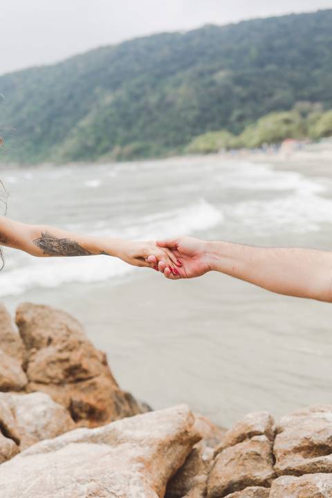 Fotografia ensaio pre casamento praia do Guaiuba Guaruja SP'