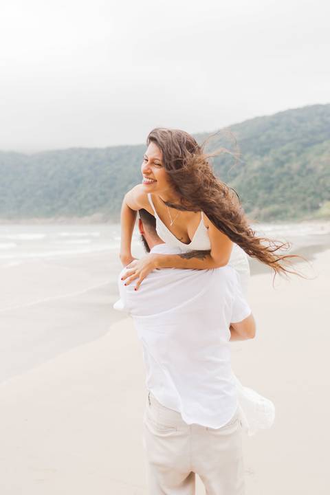 Fotografia ensaio pre casamento praia do Guaiuba Guaruja SP'